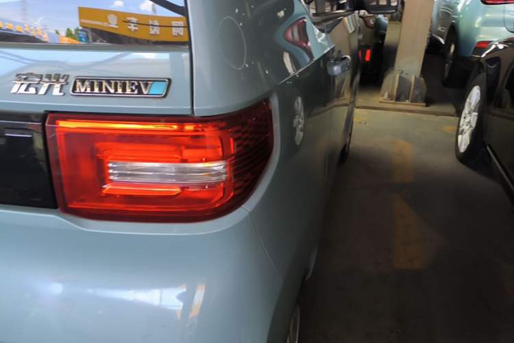 Used Wuling Hongguang MINIEV 2021 Macaron Premium Model – Lithium Iron Phosphate Exterior 3