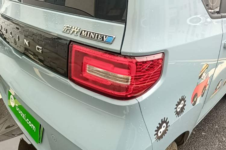 Used Wuling Hongguang MINIEV 2021 Macaron Sandwich Model 120 km Lithium Iron Phosphate Exterior 3
