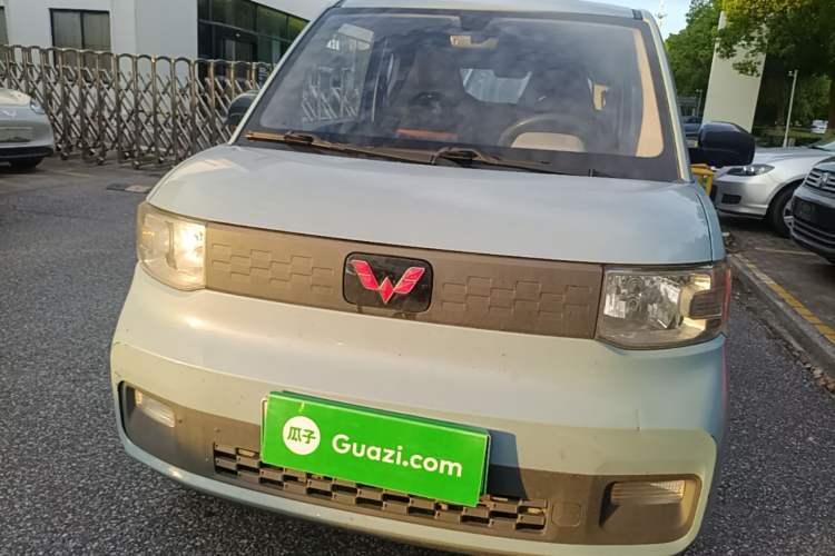 Used Wuling Hongguang MINIEV 2021 Macaron Fashion Model Lithium Iron Phosphate Front