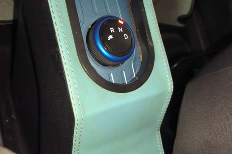 Used Wuling Hongguang MINIEV 2021 Macaron Premium Model – Lithium Iron Phosphate Gear Lever