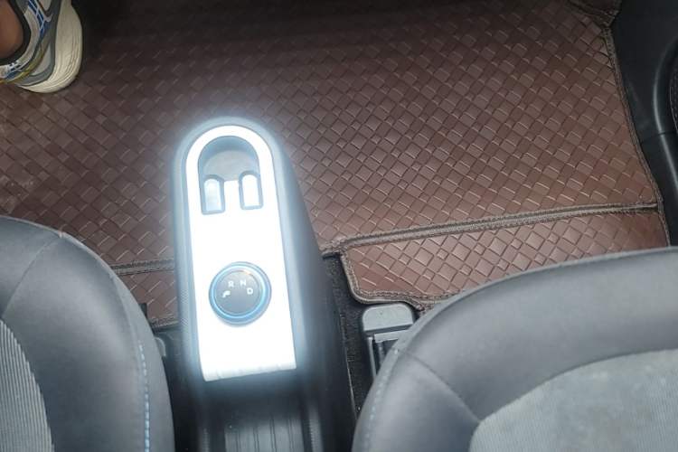 Used Wuling Hongguang MINIEV 2021 Macaron Premium Model – Lithium Iron Phosphate Gear Lever