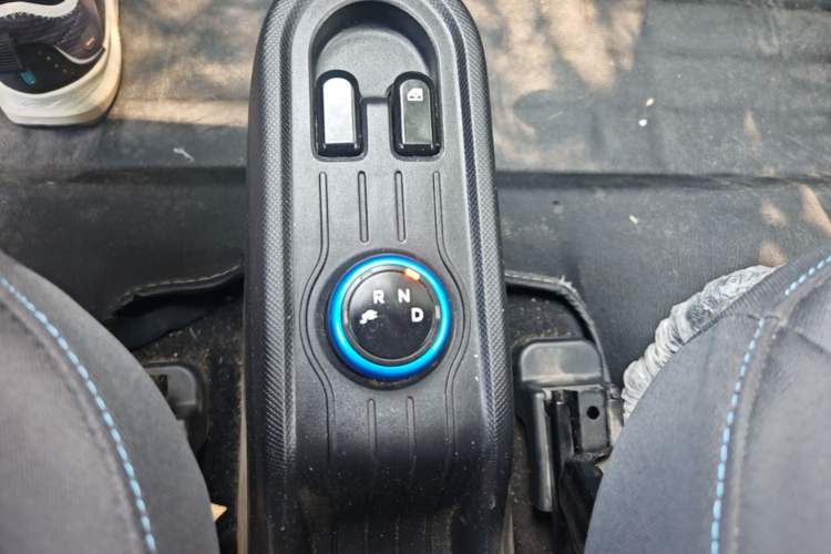 Used Wuling Hongguang MINIEV 2021 Macaron Fashion Model Lithium Iron Phosphate Gear Lever
