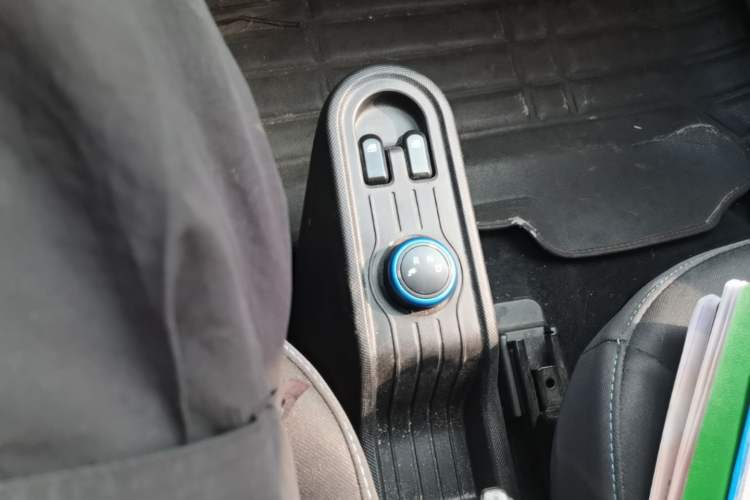 Used Wuling Hongguang MINIEV 2021 Macaron Premium Model – Lithium Iron Phosphate Gear Lever