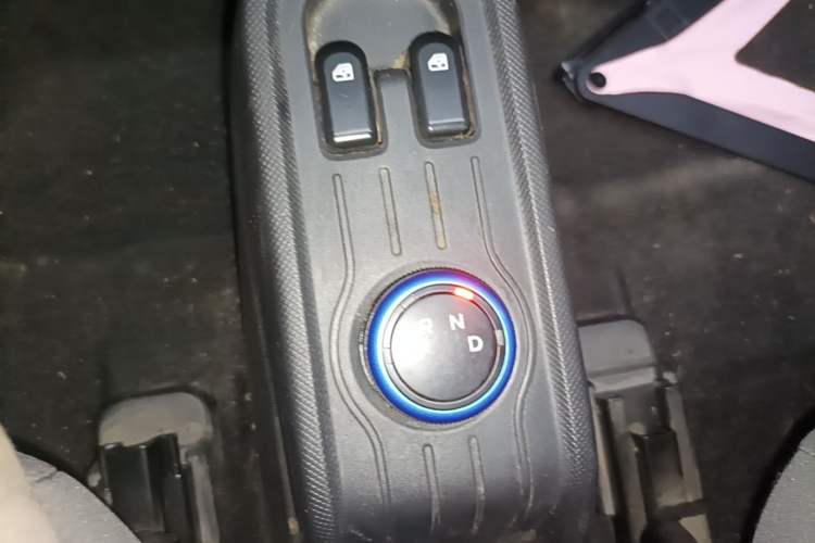 Used Wuling Hongguang MINIEV 2021 Macaron Premium Model – Lithium Iron Phosphate Gear Lever