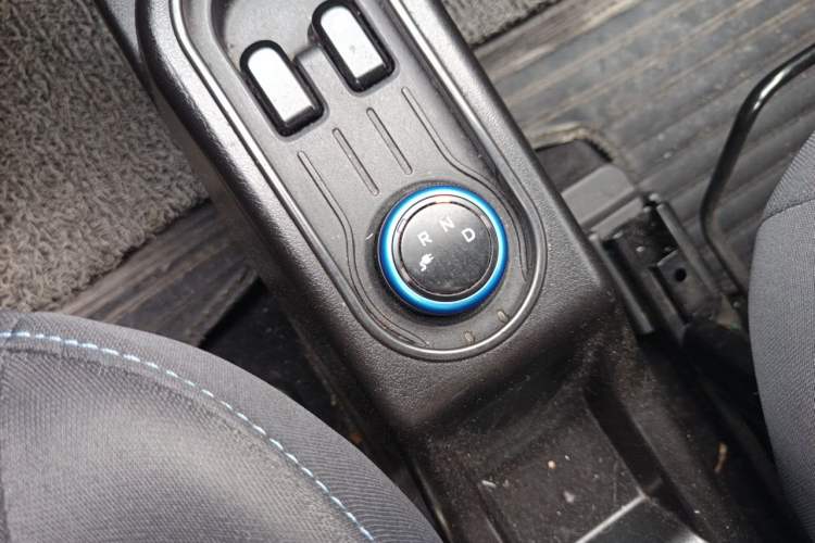 Used Wuling Hongguang MINIEV 2021 Macaron Fashion Model Lithium Iron Phosphate Gear Lever