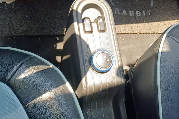 Used Wuling Hongguang MINIEV 2021 Macaron Fashion Model Lithium Iron Phosphate Gear Lever