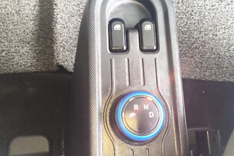 Used Wuling Hongguang MINIEV 2021 Macaron Premium Model – Lithium Iron Phosphate Gear Lever
