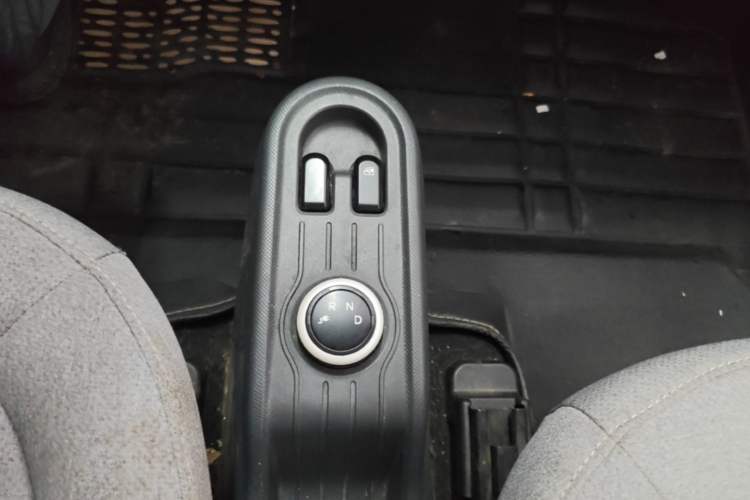 Used Wuling Hongguang MINIEV 2021 Macaron Fashion Model Lithium Iron Phosphate Gear Lever