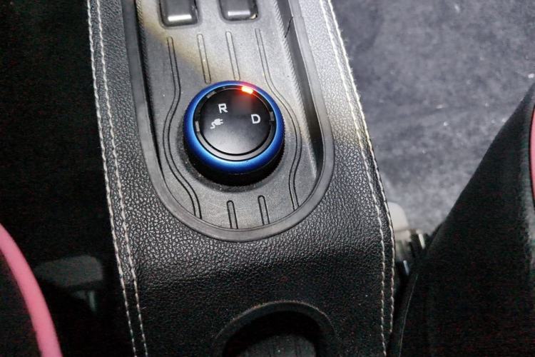 Used Wuling Hongguang MINIEV 2021 Macaron Premium Model – Lithium Iron Phosphate Gear Lever