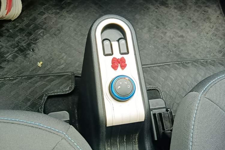 Used Wuling Hongguang MINIEV 2021 Macaron Sandwich Model 120 km Lithium Iron Phosphate Gear Lever