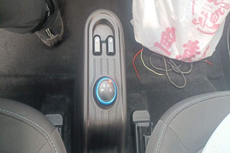 Used Wuling Hongguang MINIEV 2021 Macaron Premium Model – Lithium Iron Phosphate Gear Lever