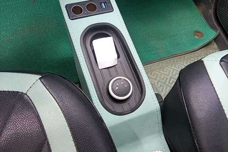 Used Wuling Hongguang MINIEV 2021 Macaron Premium Model – Lithium Iron Phosphate Gear Lever