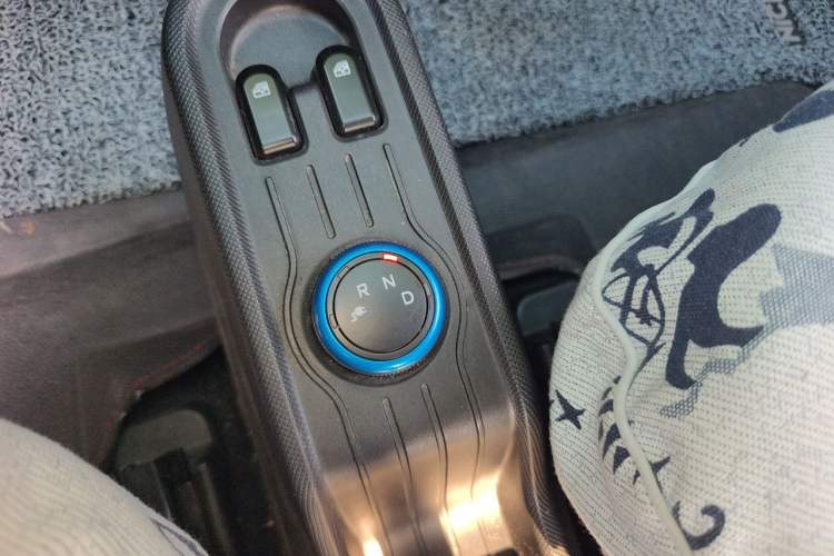 Used Wuling Hongguang MINIEV 2021 Macaron Premium Model – Lithium Iron Phosphate Gear Lever