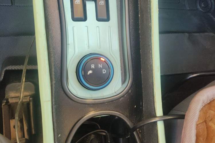 Used Wuling Hongguang MINIEV 2021 Macaron Premium Model – Lithium Iron Phosphate Gear Lever