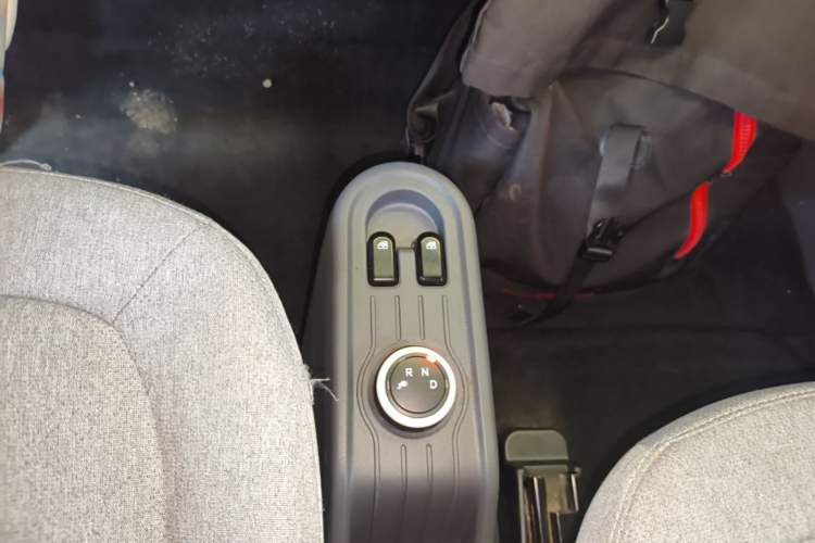 Used Wuling Hongguang MINIEV 2021 Macaron Premium Model – Lithium Iron Phosphate Gear Lever