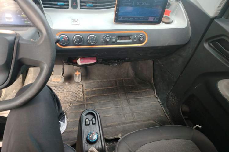 Used Wuling Hongguang MINIEV 2021 Macaron Premium Model – Lithium Iron Phosphate Gear Lever