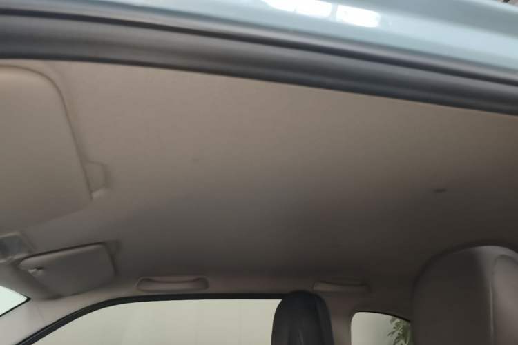 Used Wuling Hongguang MINIEV 2021 Macaron Fashion Model Lithium Iron Phosphate Headliner