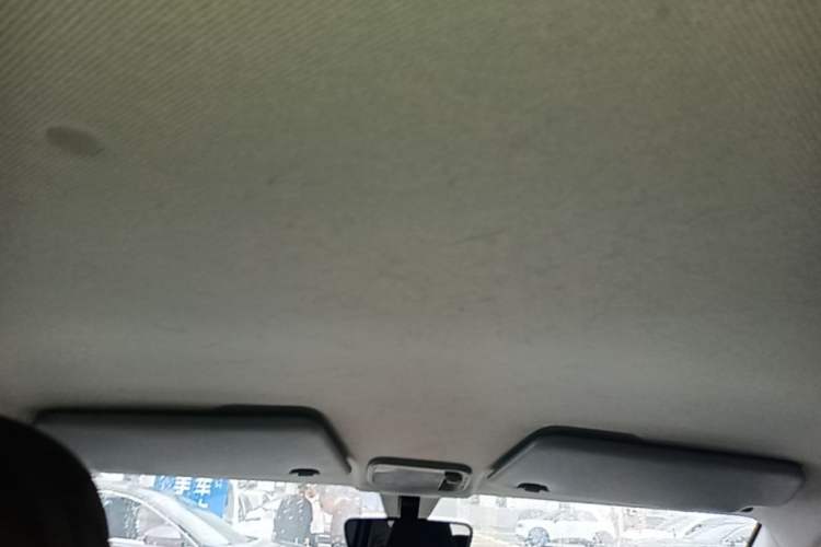 Used Wuling Hongguang MINIEV 2021 Macaron Sandwich Model 120 km Lithium Iron Phosphate Headliner