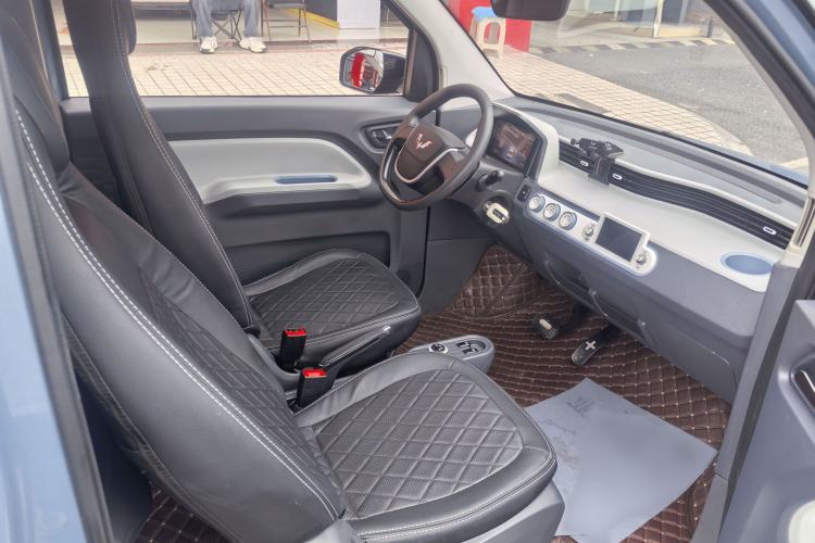 Used Wuling Hongguang MINIEV 2021 Macaron Premium Model – Lithium Iron Phosphate Interior 1
