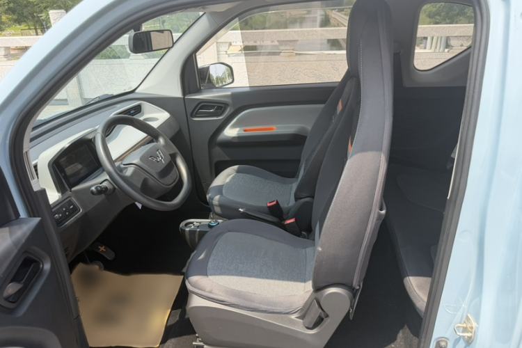 Used Wuling Hongguang MINIEV 2021 Macaron Sandwich Model 170 km Lithium Ternary Interior 1
