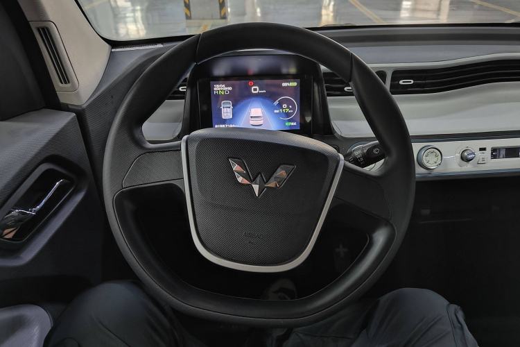 Used Wuling Hongguang MINIEV 2021 Macaron Fashion Model Lithium Iron Phosphate Interior 1