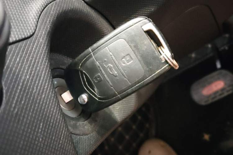Used Wuling Hongguang MINIEV 2021 Macaron Fashion Model Lithium Iron Phosphate Interior 1
