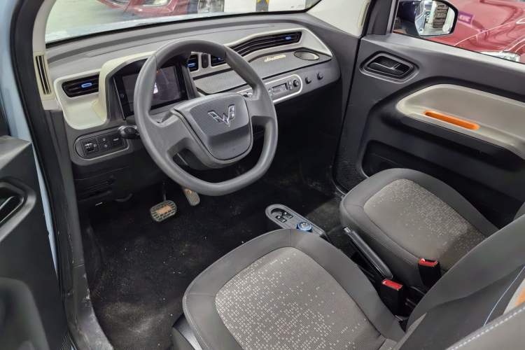 Used Wuling Hongguang MINIEV 2021 Macaron Premium Model – Lithium Iron Phosphate Interior 3