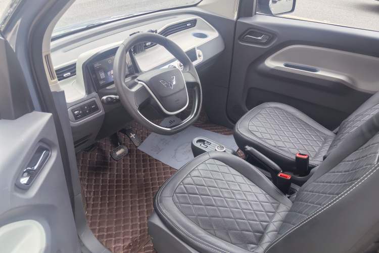 Used Wuling Hongguang MINIEV 2021 Macaron Premium Model – Lithium Iron Phosphate Interior 3