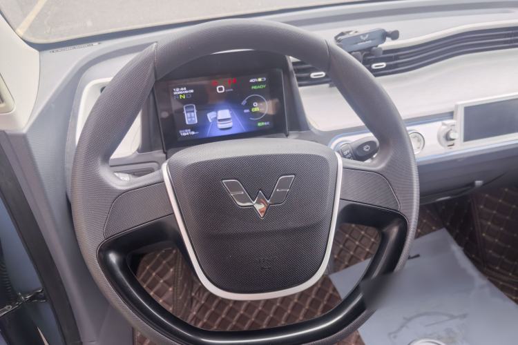Used Wuling Hongguang MINIEV 2021 Macaron Premium Model – Lithium Iron Phosphate Interior 4