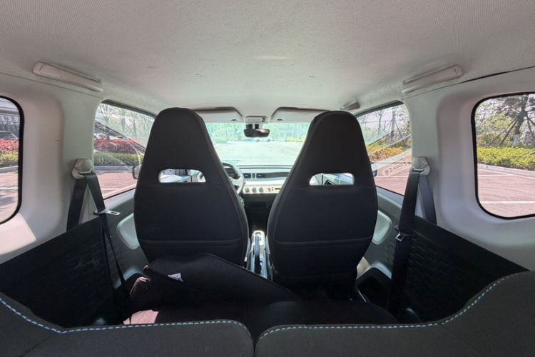 Used Wuling Hongguang MINIEV 2021 Macaron Fashion Model Lithium Iron Phosphate Interior 4