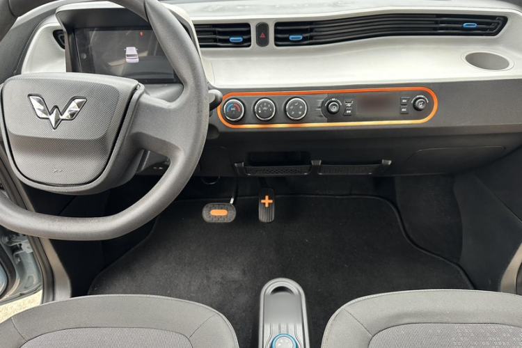 Used Wuling Hongguang MINIEV 2021 Macaron Fashion Edition Lithium-Ion Battery Interior 6