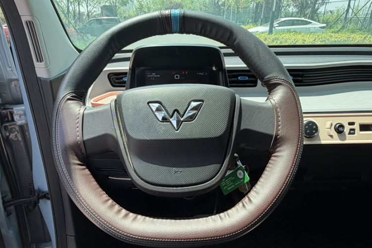Used Wuling Hongguang MINIEV 2021 Macaron Fashion Model Lithium Iron Phosphate Interior 8