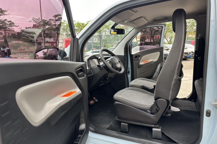 Used Wuling Hongguang MINIEV 2021 Macaron Fashion Edition Lithium-Ion Battery Interior 9