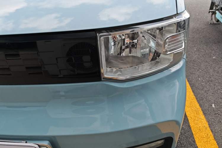 Used Wuling Hongguang MINIEV 2021 Macaron Fashion Edition Lithium-Ion Battery Left Front Headlight