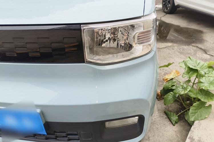 Used Wuling Hongguang MINIEV 2021 Macaron Fashion Edition Lithium-Ion Battery Left Front Headlight