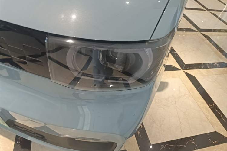 Used Wuling Hongguang MINIEV 2021 Macaron Fashion Edition Lithium-Ion Battery Left Front Headlight