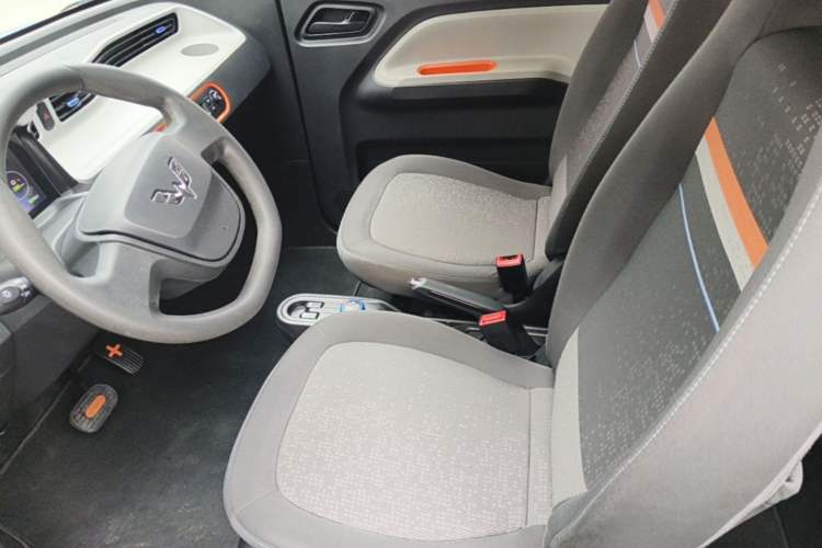 Used Wuling Hongguang MINIEV 2021 Macaron Fashion Edition Lithium-Ion Battery Left Front Seat