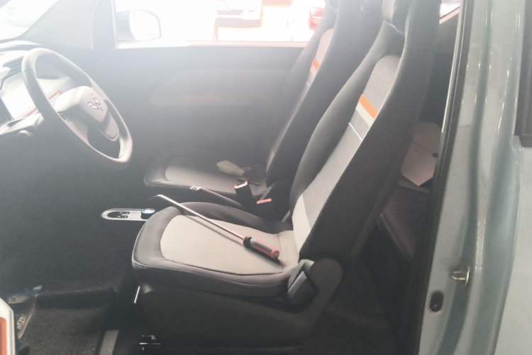 Used Wuling Hongguang MINIEV 2021 Macaron Premium Model – Lithium Iron Phosphate Left Front Seat
