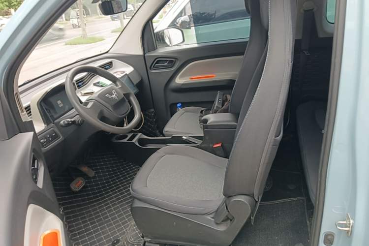 Used Wuling Hongguang MINIEV 2021 Macaron Fashion Model Lithium Iron Phosphate Left Front Seat
