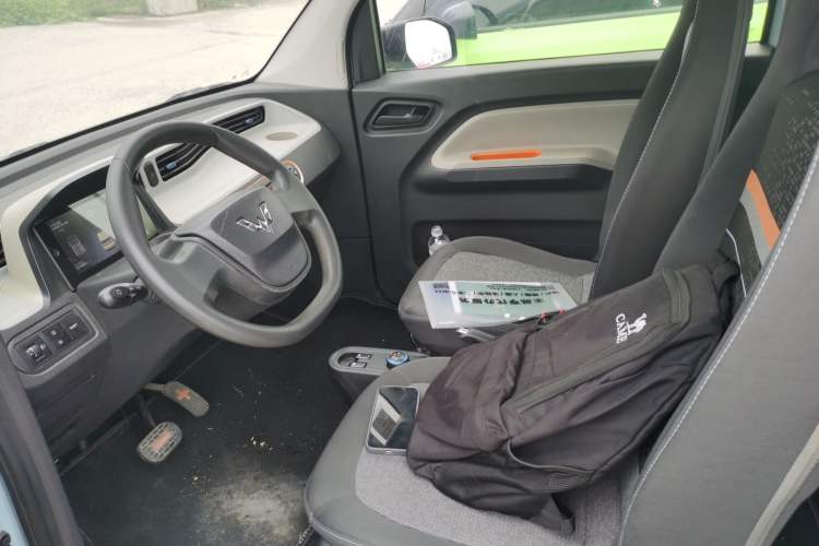 Used Wuling Hongguang MINIEV 2021 Macaron Fashion Edition Lithium-Ion Battery Left Front Seat