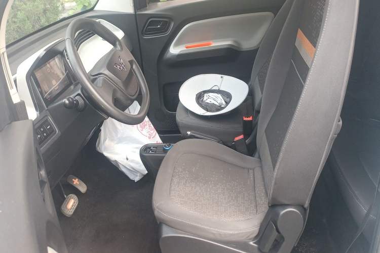Used Wuling Hongguang MINIEV 2021 Macaron Premium Model – Lithium Iron Phosphate Left Front Seat