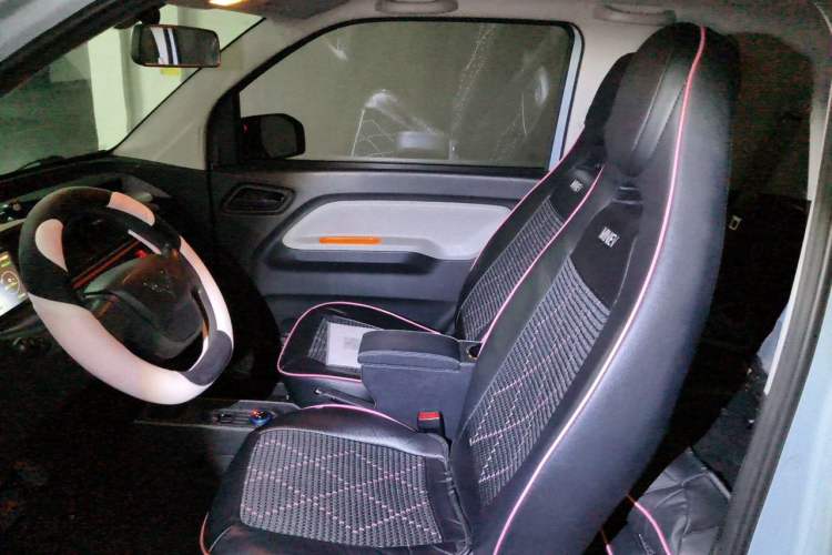 Used Wuling Hongguang MINIEV 2021 Macaron Premium Model – Lithium Iron Phosphate Left Front Seat