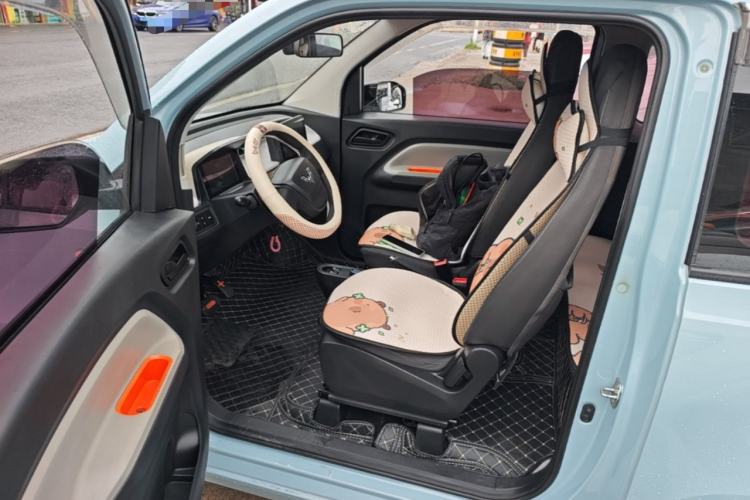 Used Wuling Hongguang MINIEV 2021 Macaron Fashion Edition Lithium-Ion Battery Left Front Seat