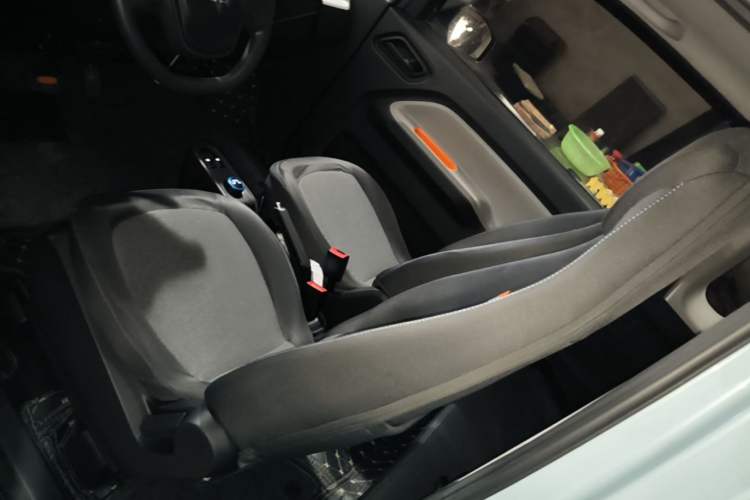 Used Wuling Hongguang MINIEV 2021 Macaron Premium Model – Lithium Iron Phosphate Left Front Seat