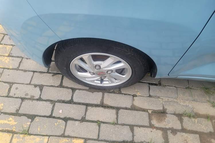 Used Wuling Hongguang MINIEV 2021 Macaron Premium Model – Lithium Iron Phosphate Left Front Wheel Hub