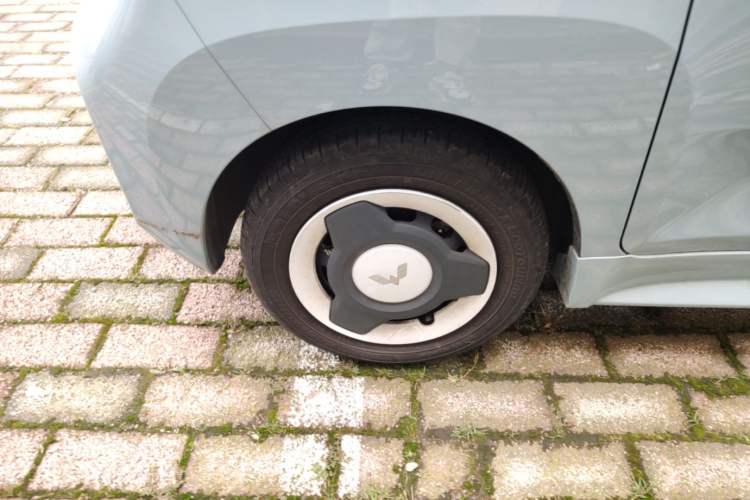 Used Wuling Hongguang MINIEV 2021 Macaron Premium Model – Lithium-NMC Left Front Wheel Hub