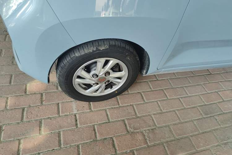 Used Wuling Hongguang MINIEV 2021 Macaron Premium Model – Lithium Iron Phosphate Left Front Wheel Hub