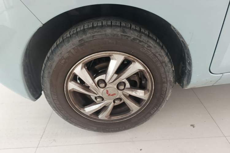 Used Wuling Hongguang MINIEV 2021 Macaron Premium Model – Lithium Iron Phosphate Left Front Wheel Hub
