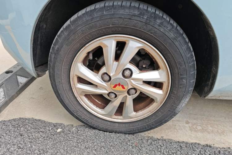Used Wuling Hongguang MINIEV 2021 Macaron Fashion Edition Lithium-Ion Battery Left Front Wheel Hub