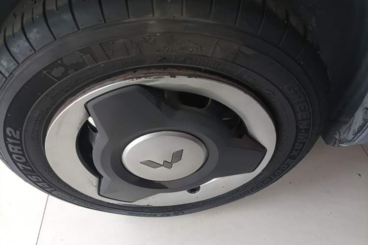 Used Wuling Hongguang MINIEV 2021 Macaron Premium Model – Lithium Iron Phosphate Left Front Wheel Hub